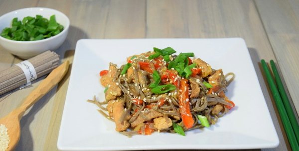 Блюда с гречневой лапшой соба. Рецепты простые, вкусные с курицей, овощами, фаршем, свининой